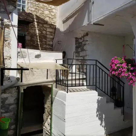 Vakantiehuis Maria's Rustic Stonehouse In Traditional Village Koumani