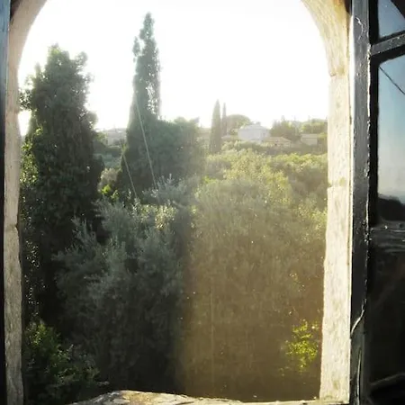 Maria's Rustic Stonehouse In Traditional Village Vakantiehuis
