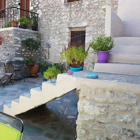 Vakantiehuis Maria's Rustic Stonehouse In Traditional Village *