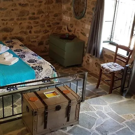 בית נופש Maria's Rustic Stonehouse In Traditional Village Koumani